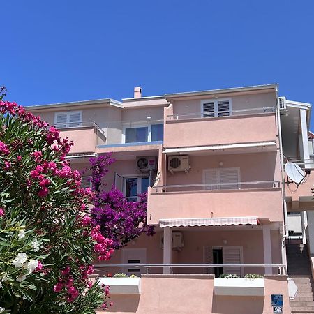 Apartmani Katica ノヴァリャ エクステリア 写真