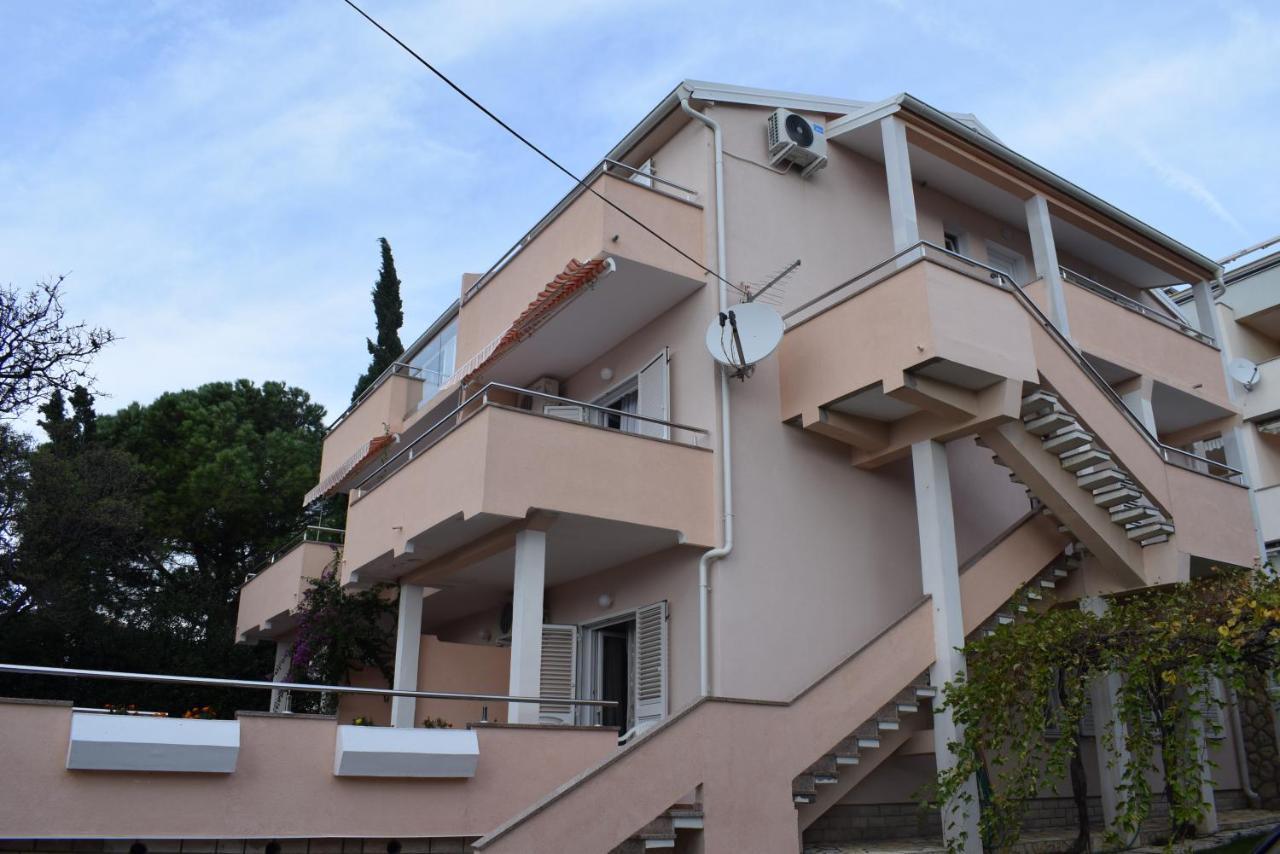 Apartmani Katica ノヴァリャ エクステリア 写真