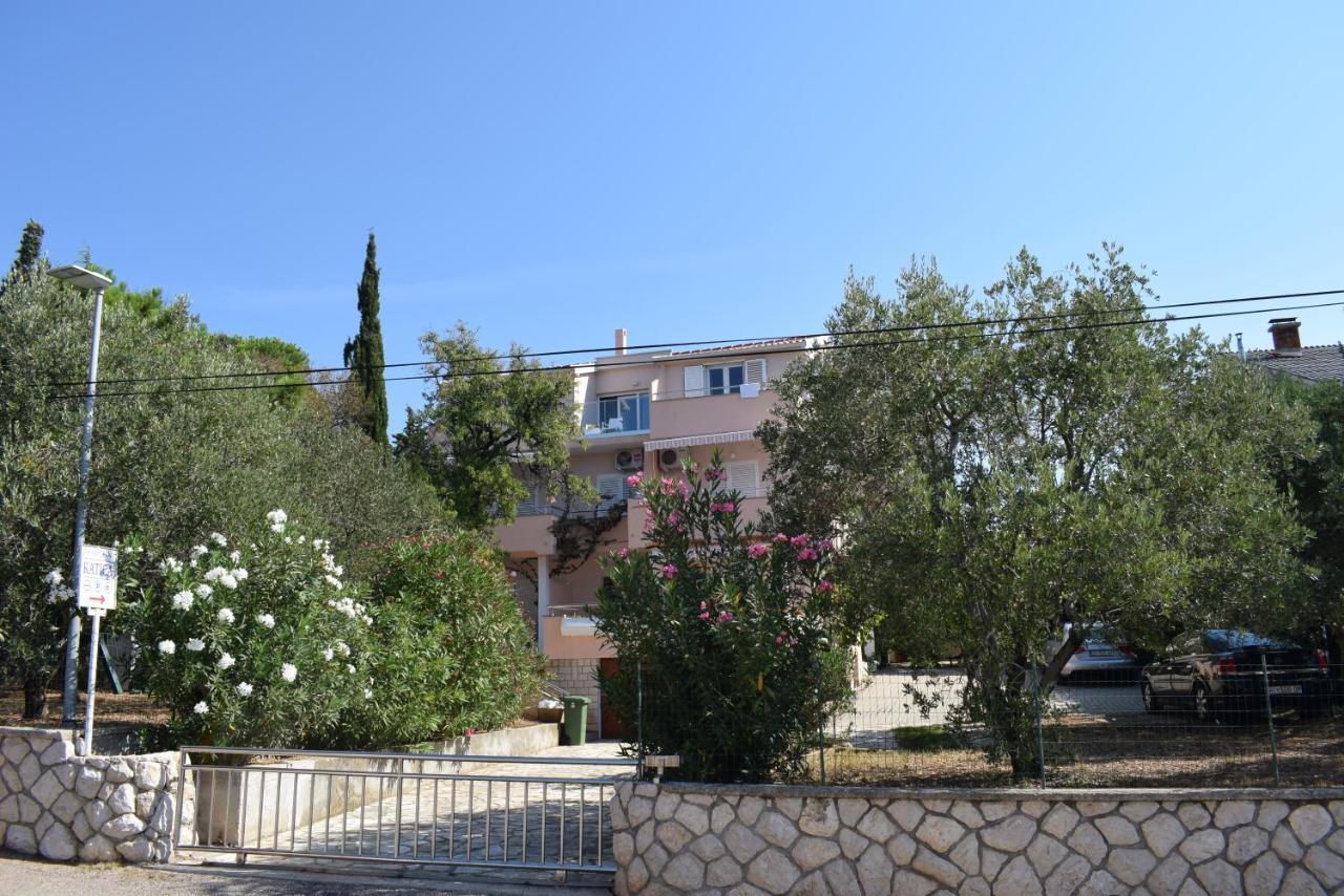 Apartmani Katica ノヴァリャ エクステリア 写真