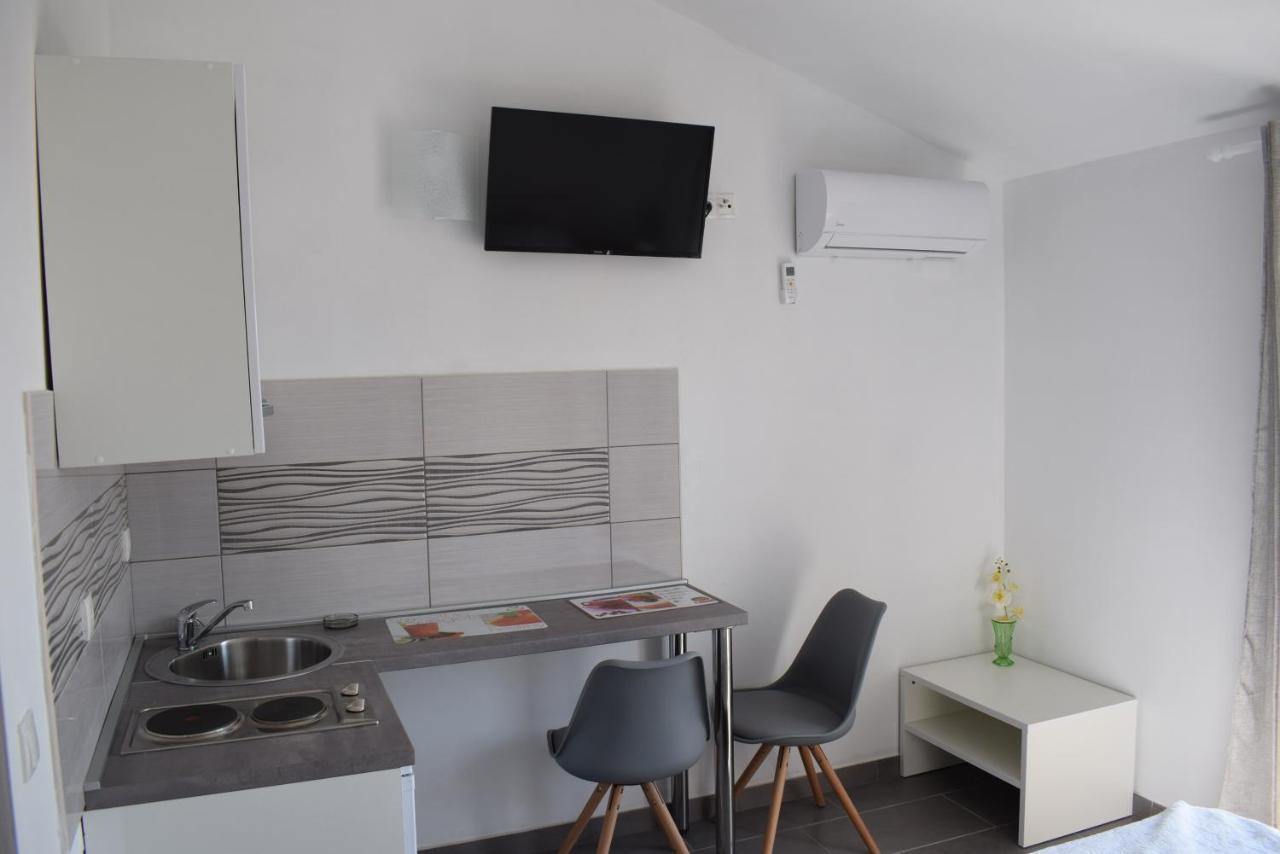 Apartmani Katica ノヴァリャ エクステリア 写真