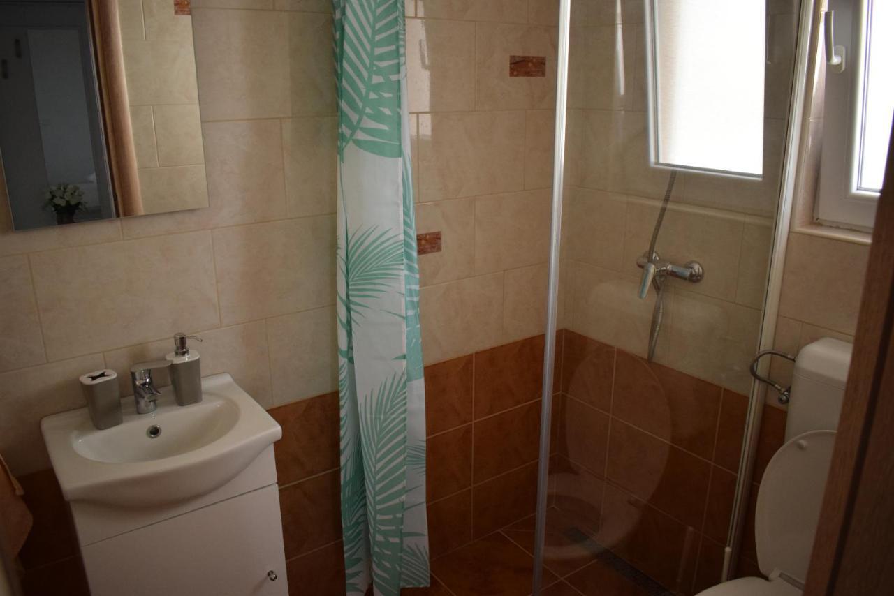 Apartmani Katica ノヴァリャ エクステリア 写真