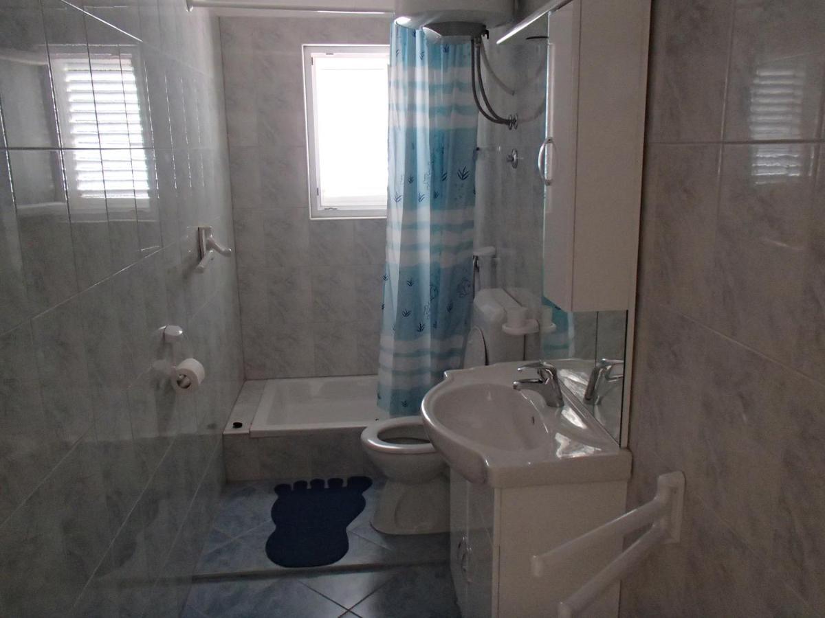 Apartmani Katica ノヴァリャ エクステリア 写真