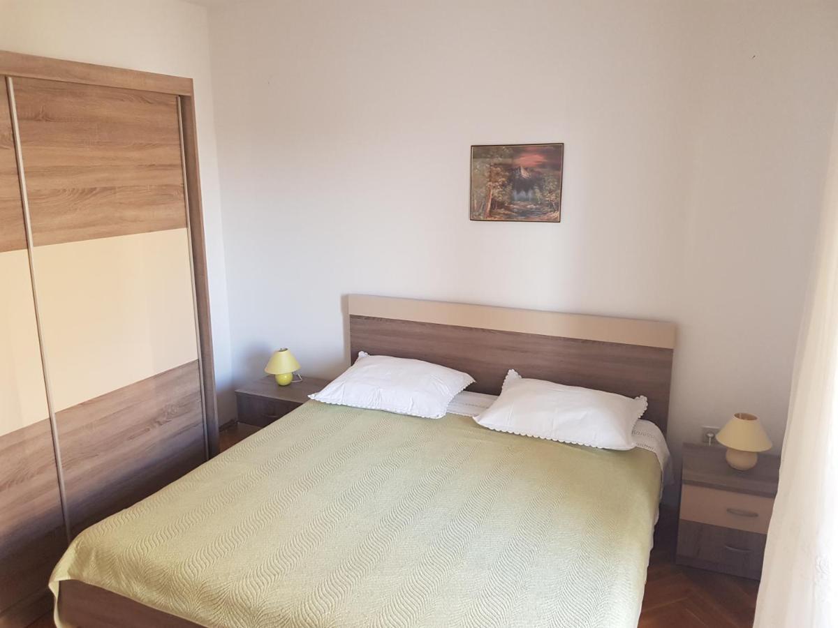 Apartmani Katica ノヴァリャ エクステリア 写真