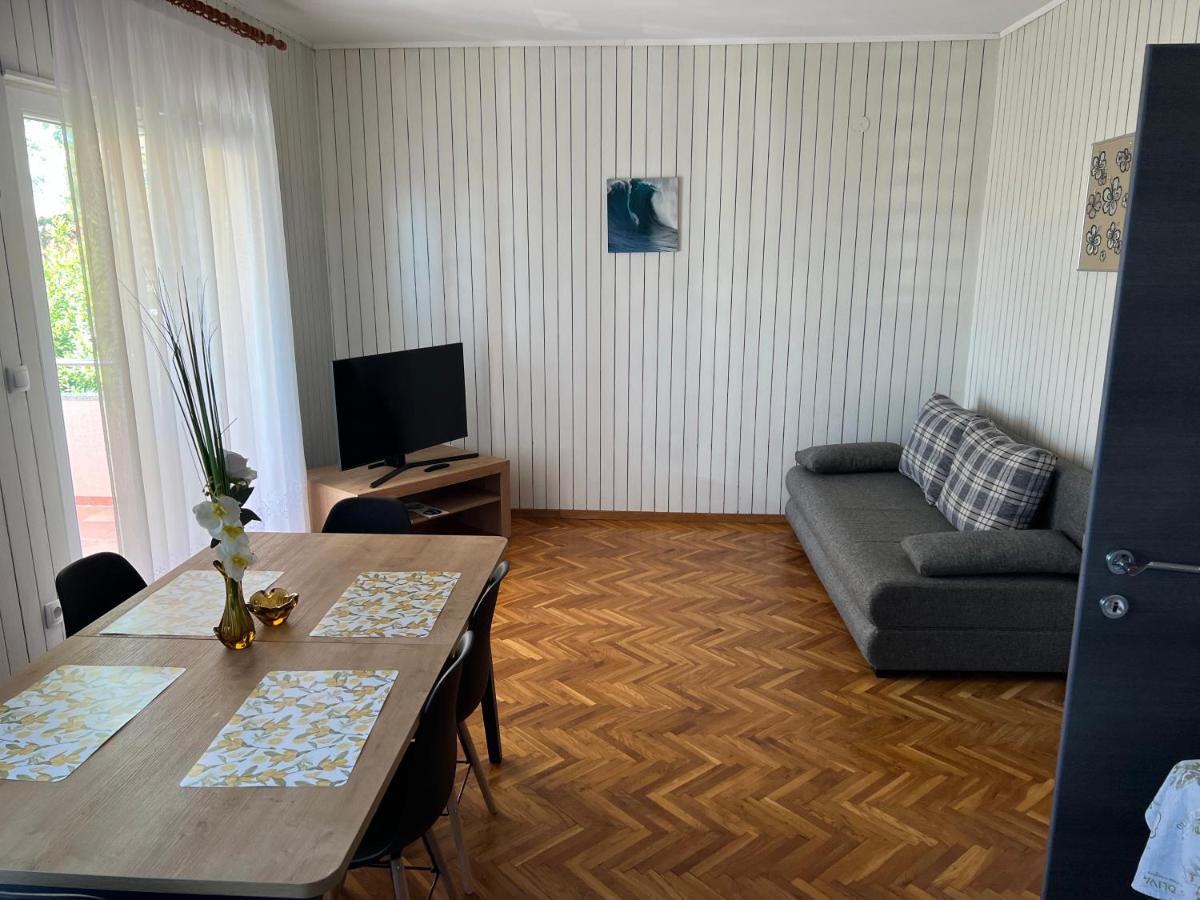 Apartmani Katica ノヴァリャ エクステリア 写真