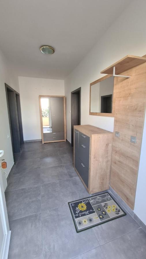 Apartmani Katica ノヴァリャ エクステリア 写真